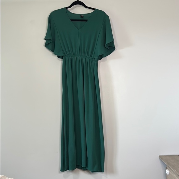 Elegant Green Maxi Dress - Picture 1 of 1